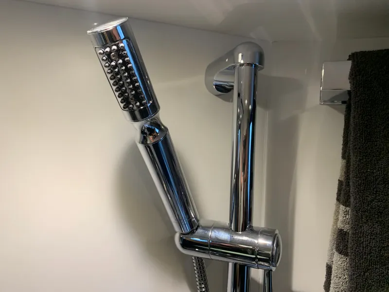 Slide: The Image of Chrome shower head in Silverton 4100 SC, 2019 model. - 35