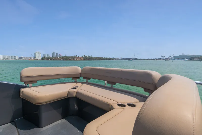 Slide: The Image of Silverton 4100 SC 2019 - 50