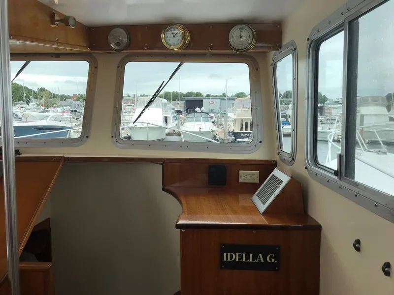 Slide: The Image of Wayne Beal 40 Fast Trawler 1999 - 11