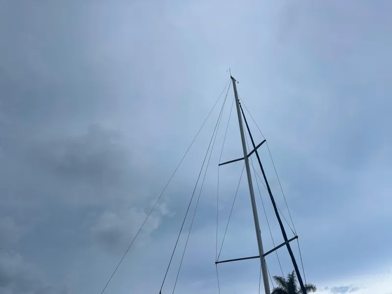Slide: The Image of Mast of 2009 Beneteau Oceanis 43 against cloudy sky. - 23