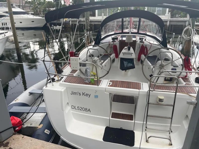 Slide: The Image of Beneteau Oceanis 43 sailboat, 2009 model, docked at marina. - 32