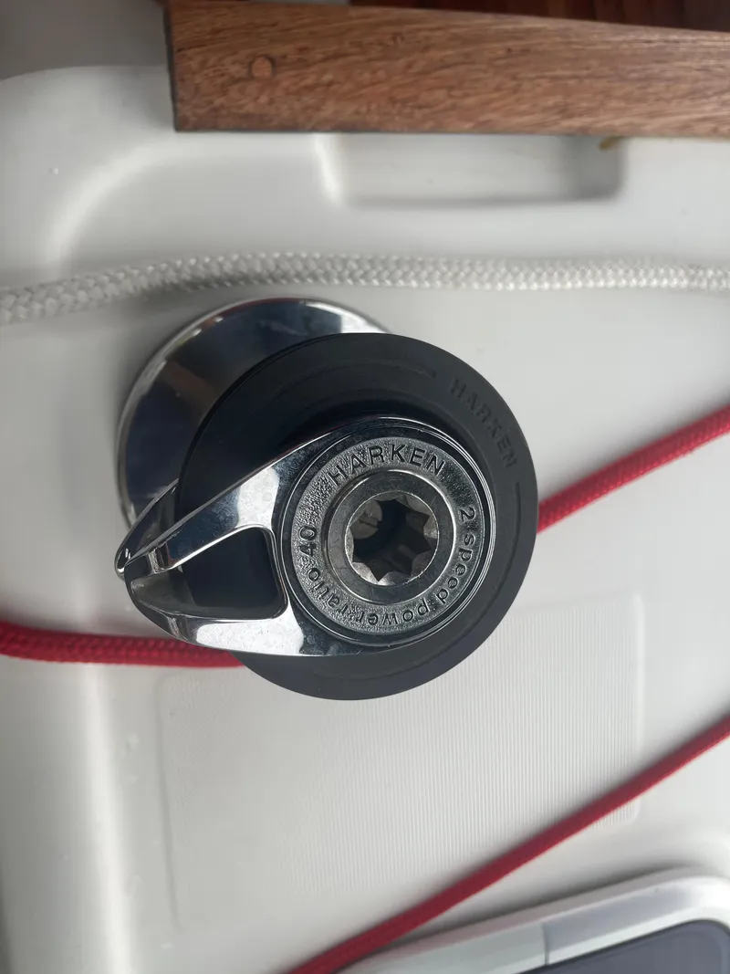 Slide: The Image of Lewmar winch on Beneteau Oceanis 43, year 2009. - 34