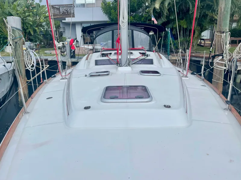 Slide: The Image of Beneteau Oceanis 43 sailboat, 2009 model, docked at harbor. - 9