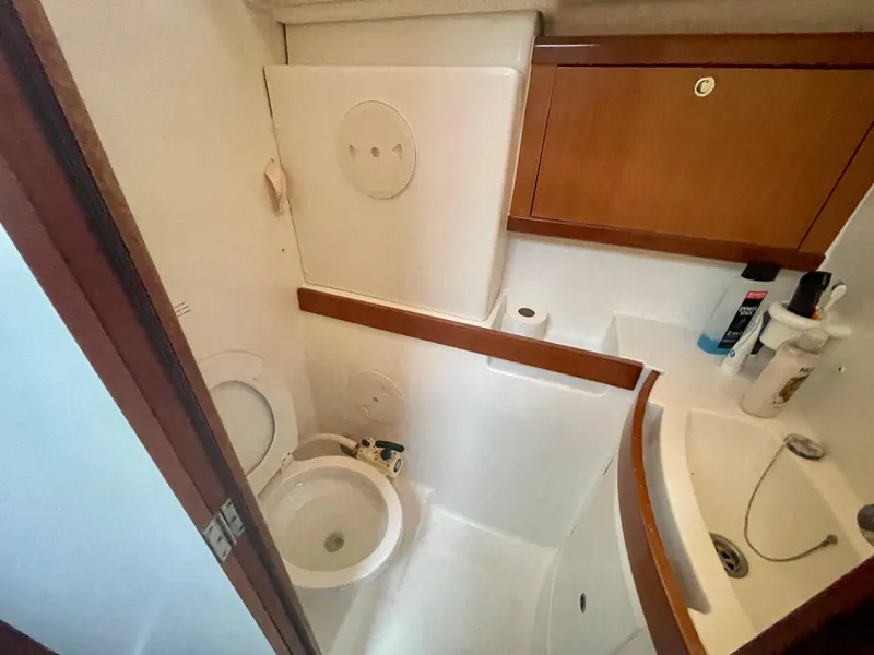 Slide: The Image of Beneteau Oceanis 43 2009 - 96