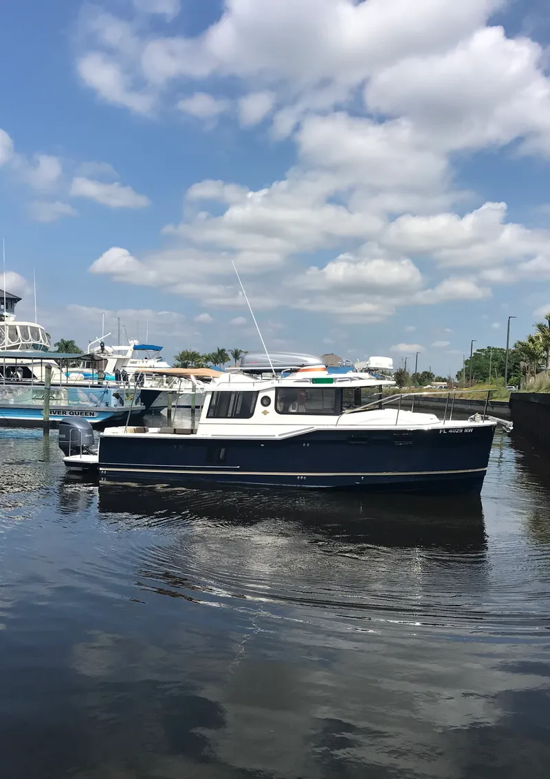 Slide: The Image of Ranger Tug R27 LUXURY EDITION 2019 - 3