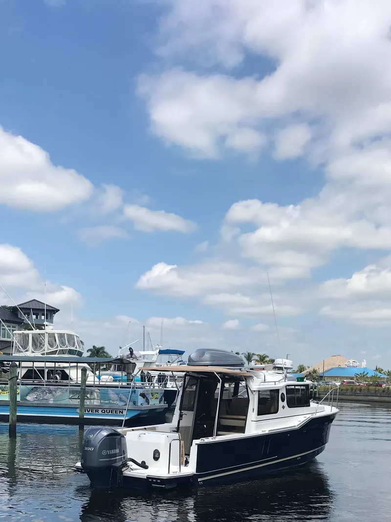 Slide: The Image of Ranger Tug R27 LUXURY EDITION 2019 - 5
