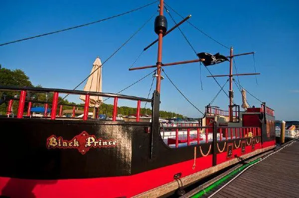 Slide: The Image of Custom Pirate Ship 2005 - 0