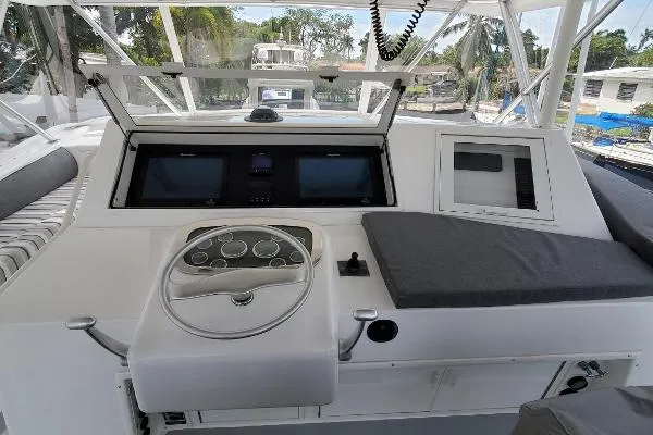 Slide: The Image of Viking 58 Convertible 1998 - 3