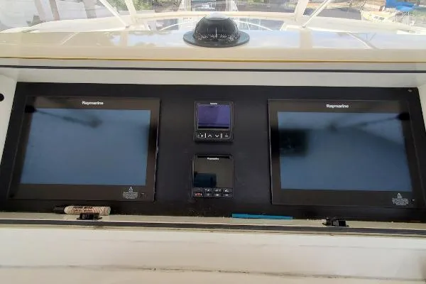Slide: The Image of Viking 58 Convertible 1998 - 4
