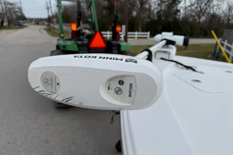 Slide: The Image of Minn Kota Riptide motor on 2020 Sportsman Tournament 214 SBX Bay Boat. - 17