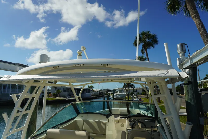 Slide: The Image of Boston Whaler 270 Vantage 2014 - 6