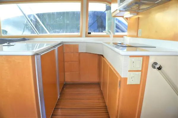 Slide: The Image of Hatteras 53 Convertible 1976 - 8
