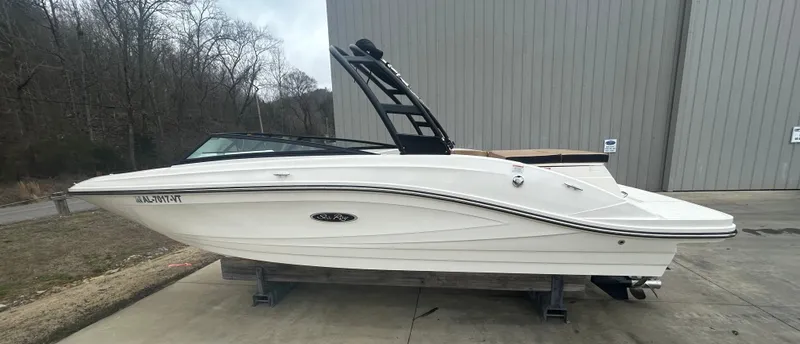 Slide: The Image of Sea Ray SPX 230 2023 - 1