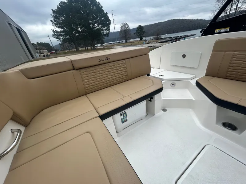 Slide: The Image of Sea Ray SPX 230 2023 - 6