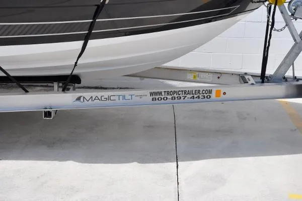 Slide: The Image of Monterey 235 Super Sport 2020 - 3