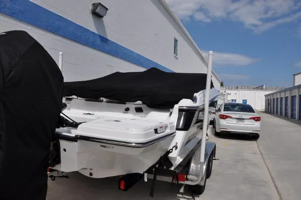 Slide: The Image of Monterey 235 Super Sport 2020 - 6