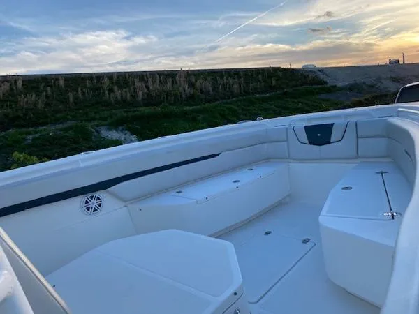 Slide: The Image of Scarab 302 Sport Center Console 2017 - 3