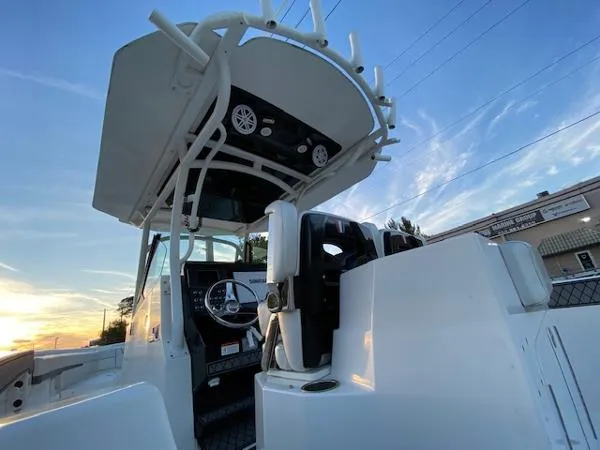 Slide: The Image of Scarab 302 Sport Center Console 2017 - 5