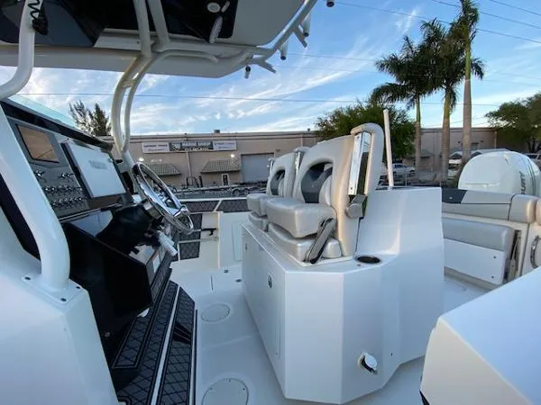 Slide: The Image of Scarab 302 Sport Center Console 2017 - 7