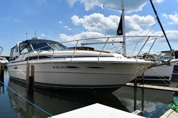 Slide: The Image of Sea Ray 340 Express Cruiser 1985 - 0