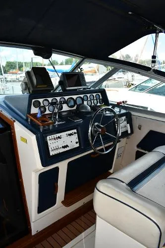 Slide: The Image of Sea Ray 340 Express Cruiser 1985 - 8