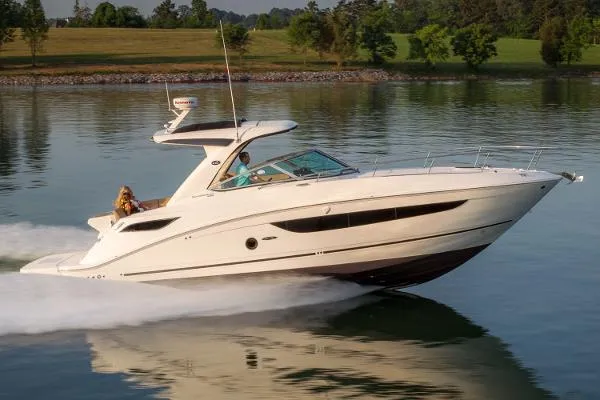 Slide: The Image of Sea Ray 350 Sundancer 2019 - 9