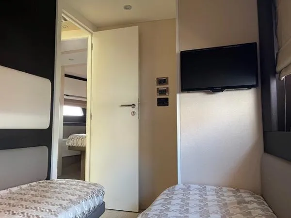 Slide: The Image of Azimut 55S 2018 - 11