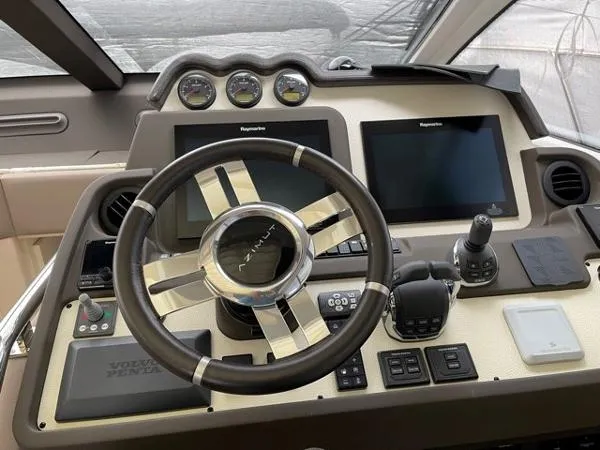Slide: The Image of Azimut 55S 2018 - 5