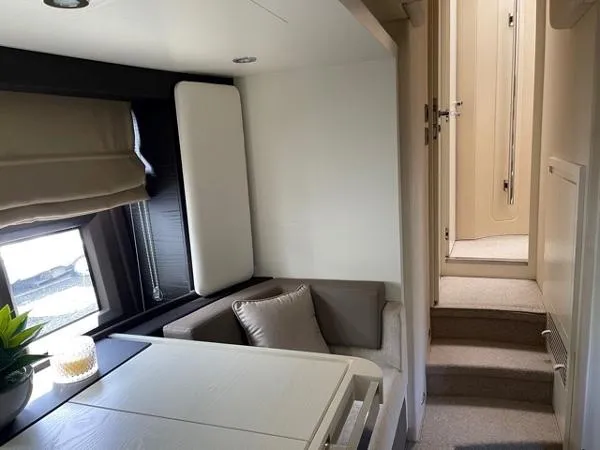 Slide: The Image of Azimut 55S 2018 - 8