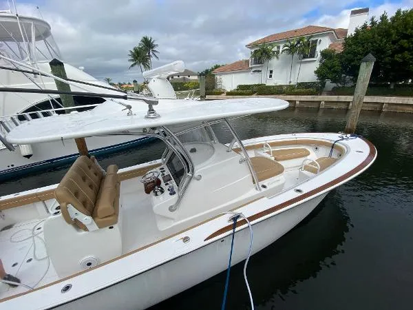 Slide: The Image of Valhalla Boatworks V-33 2020 - 2