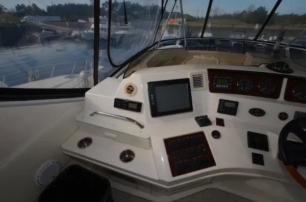 Slide: The Image of Sea Ray 560 Sedan Bridge 2003 - 10