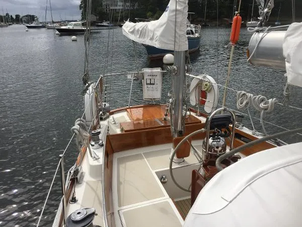 Slide: The Image of Hinckley Yachts Bermuda 40 MK III 1982 - 10