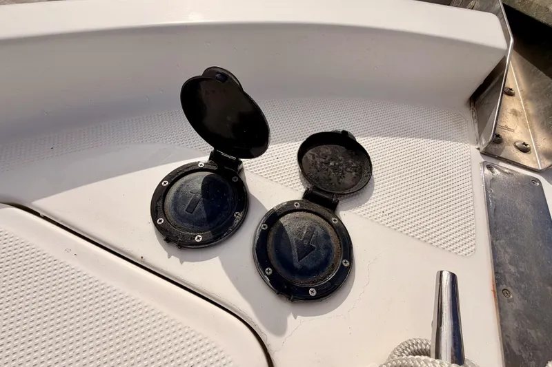 Slide: The Image of Fuel caps on a 2001 Maxum 4600 SCB Limited Edition boat deck. - 18