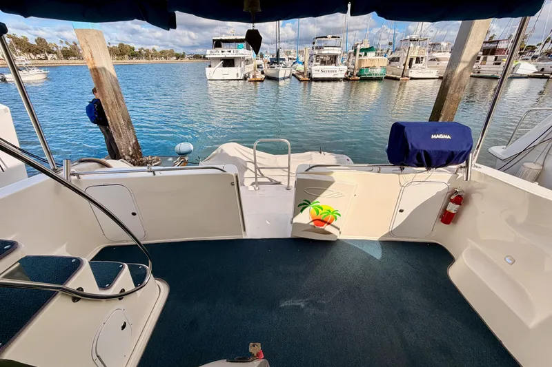 Slide: The Image of 2001 Maxum 4600 SCB Limited Edition yacht interior with marina view. - 80