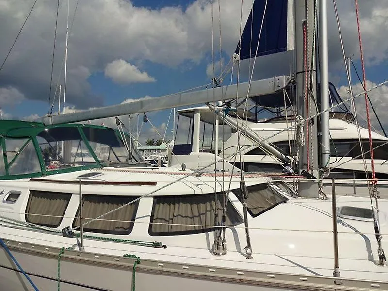 Slide: The Image of Jeanneau 43 Deck Salon 2003 - 11