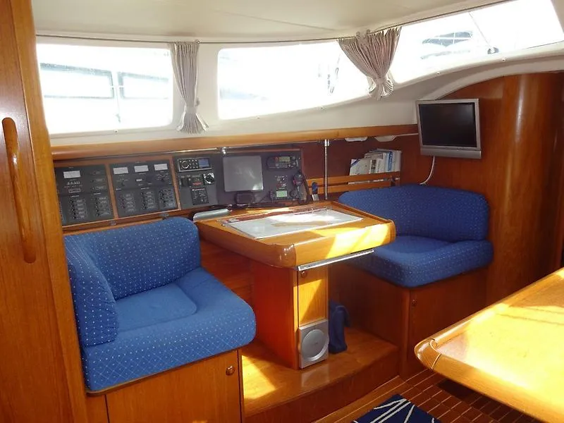 Slide: The Image of Jeanneau 43 Deck Salon 2003 - 4
