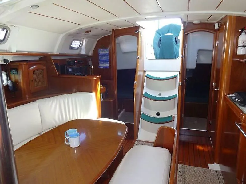 Slide: The Image of Beneteau 411 No Hurricane Damage! 1999 - 4