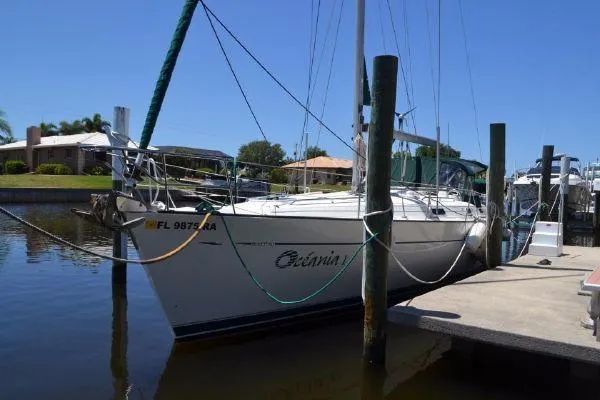 Slide: The Image of Beneteau 411 No Hurricane Damage! 1999 - 6