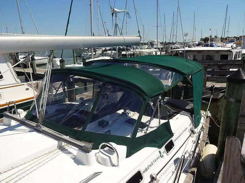 Slide: The Image of Beneteau 411 No Hurricane Damage! 1999 - 9