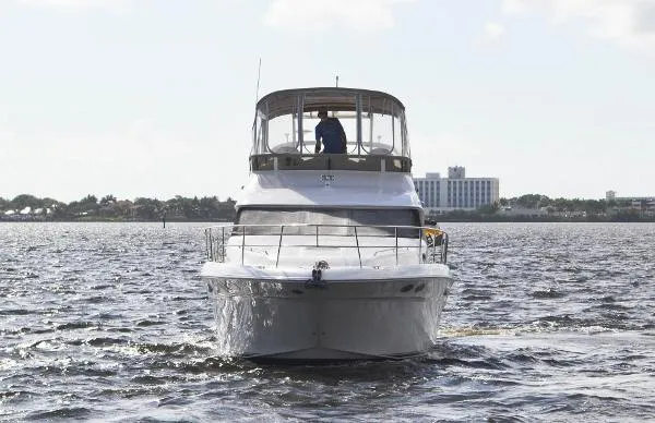 Slide: The Image of Sea Ray Sedan Bridge 1999 - 2