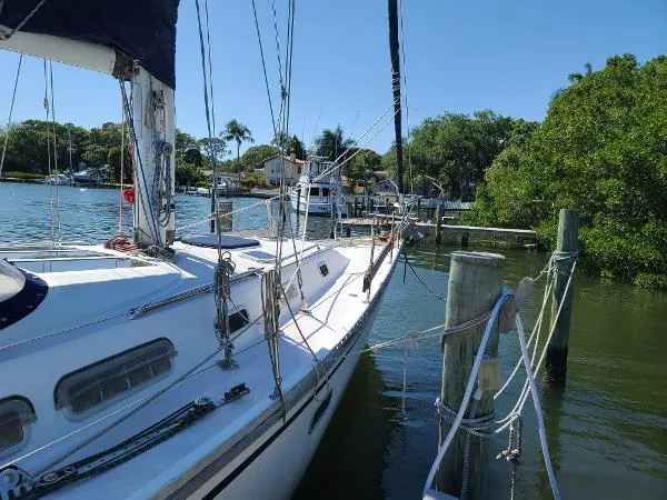 Slide: The Image of Catalina Morgan 45 Center Cockpit 1995 - 2