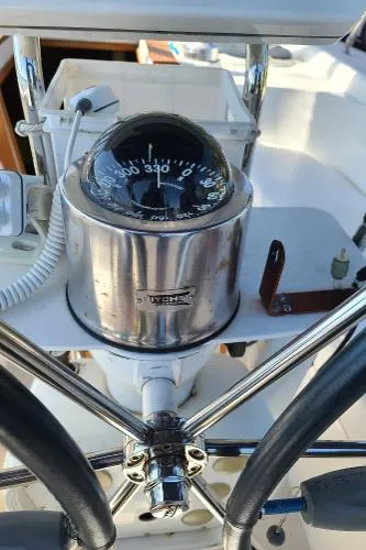 Slide: The Image of Catalina Morgan 45 Center Cockpit 1995 - 9