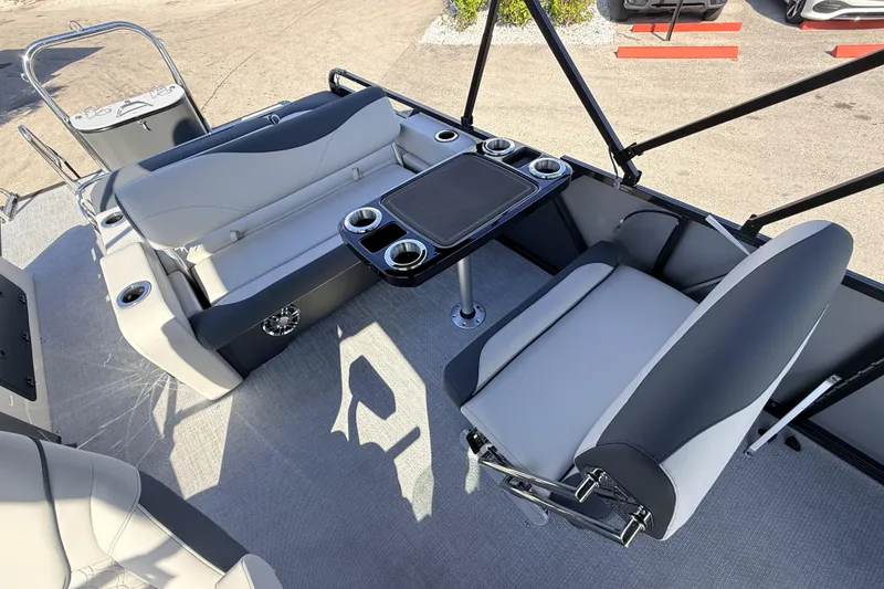 Slide: The Image of 2026 Avalon 2585 LSZ Entertainer interior with seating and table, showcasing luxury design. - 15