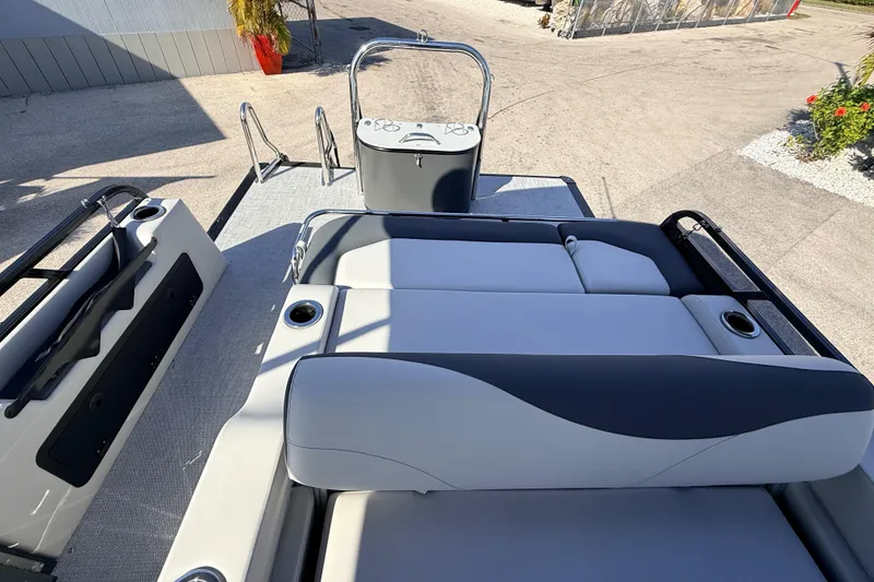 Slide: The Image of 2026 Avalon 2585 LSZ Entertainer boat with sleek seating and modern design. - 25