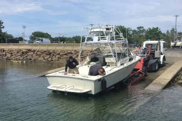Slide: The Image of Boston Whaler 27 Inboard 1984 - 3