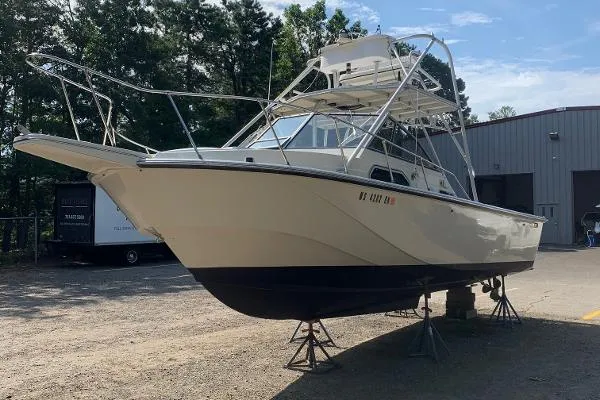 Slide: The Image of Boston Whaler 27 Inboard 1984 - 4