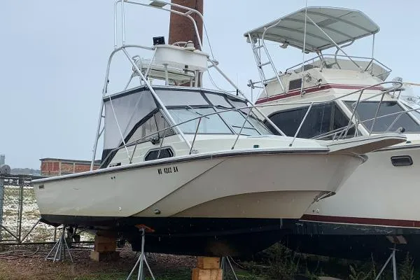 Slide: The Image of Boston Whaler 27 Inboard 1984 - 5