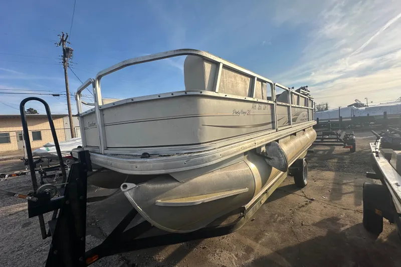 Slide: The Image of 2006 Sun Tracker Party Barge 21 Signature Series pontoon boat on trailer. - 3