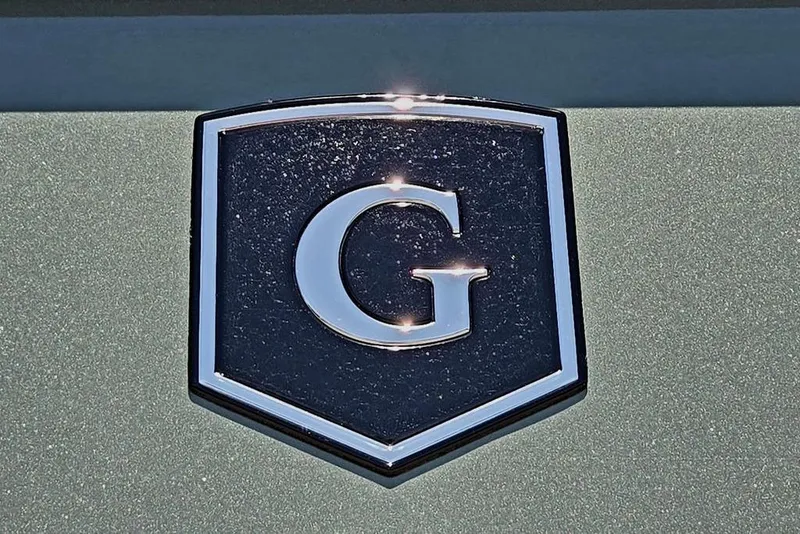 Slide: The Image of Close-up of Godfrey logo on 2025 Xperience 2086 SFLX 25 in. Package. - 27