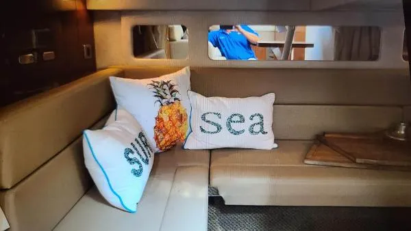 Slide: The Image of Sea Ray 350 Sundancer 2012 - 10